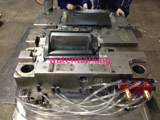Moule froid de pièce d'auto de moulage par injection de coureur